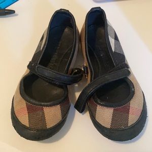 USED GIRL BURBERRY SHOES